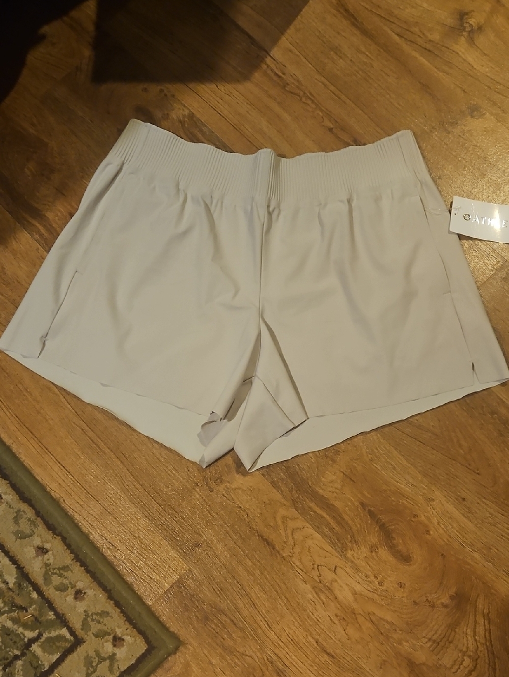 NWT Athleta Cosmic Flutter Shorts Beige Size 1X